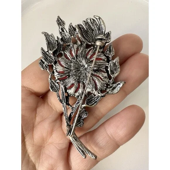 Vintage Enamel Flower Brooch Silver Tone - Picture 4 of 4